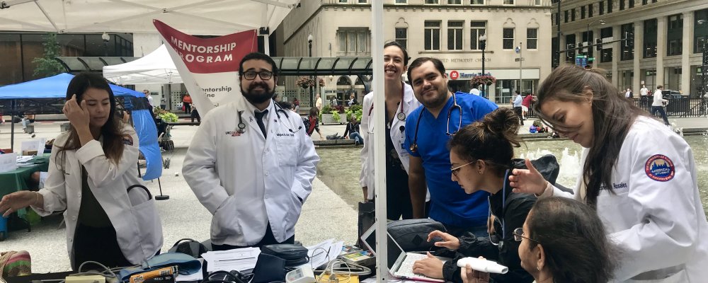 Public health event Hispanic Heritage Daley Plaza 091918 asthma screening Public health event Hispanic Heritage Daley Plaza / Asthma Screening